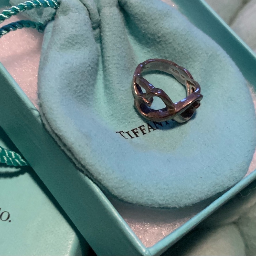 Tiffany & Co. Infinity Hearts Ring - Picture 7 of 7